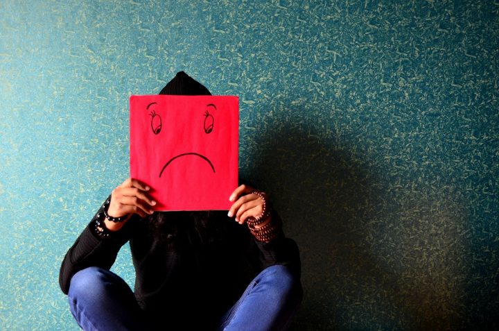 Persona abbattuta dalla pressione del lavoro