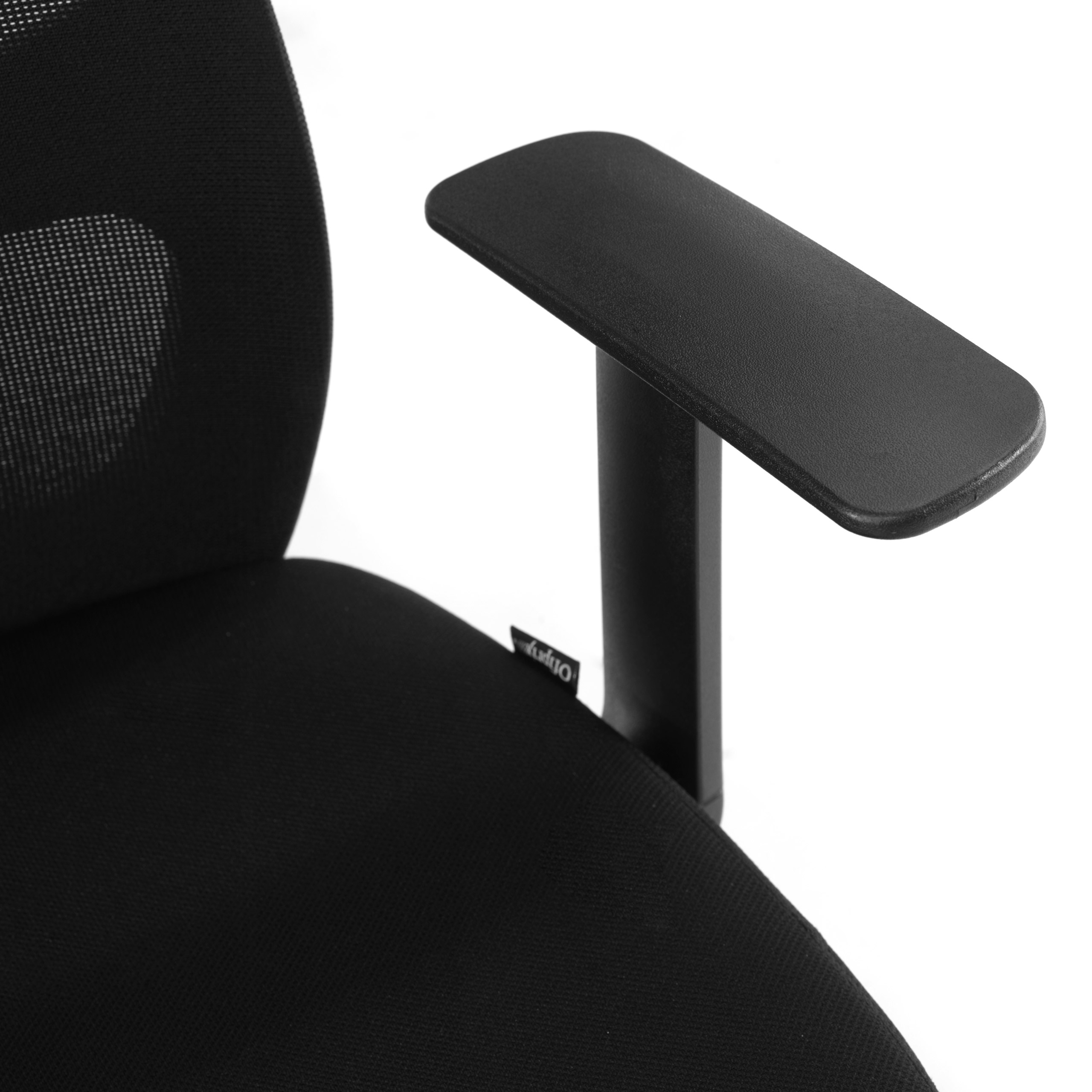 sedia da ufficio con imbottitura pulita